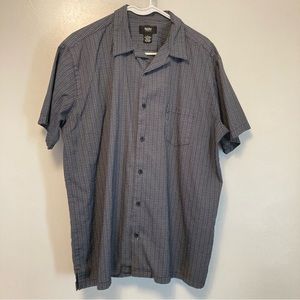 Mossimo Supply Co Short Sleeved Button-Up 70% Polyester, 30% Rayon | Size L
